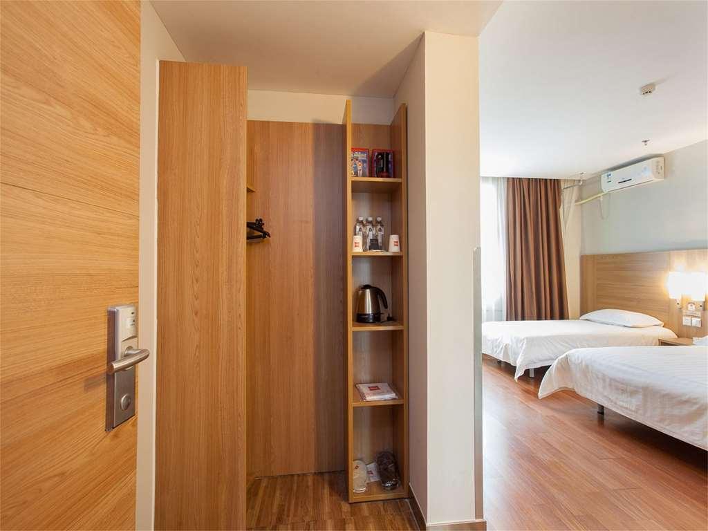 Отель Ibis Luoyang Hi Tech Dev Zone Номер фото