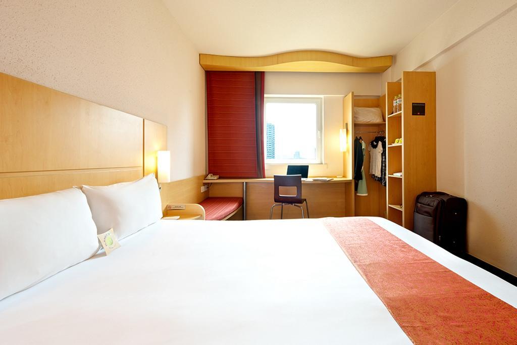 Отель Ibis Luoyang Hi Tech Dev Zone Экстерьер фото