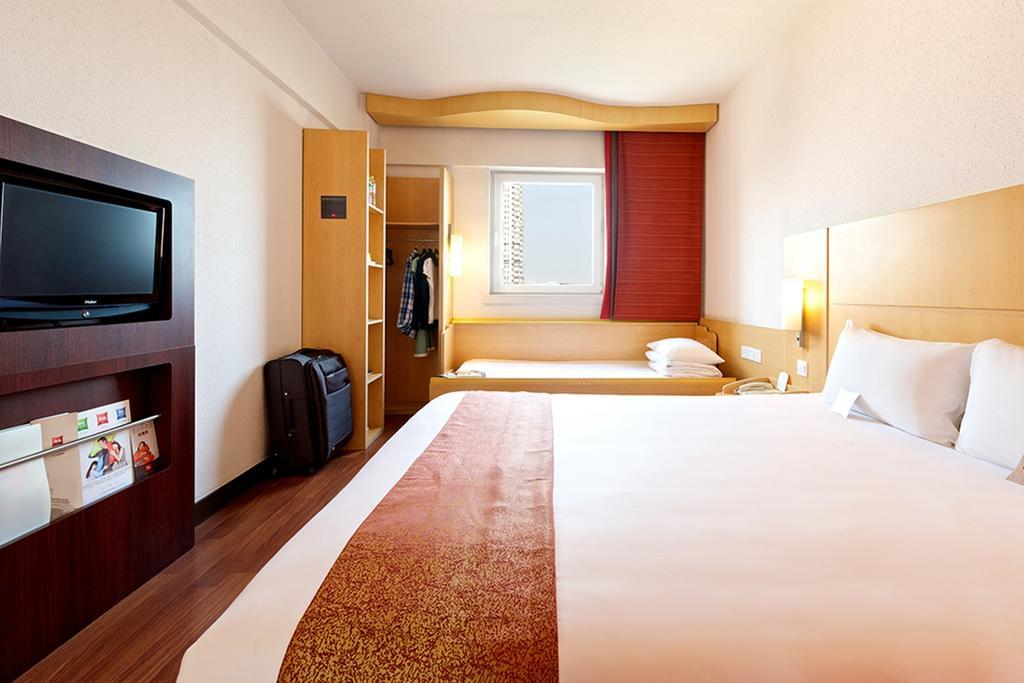 Отель Ibis Luoyang Hi Tech Dev Zone Экстерьер фото