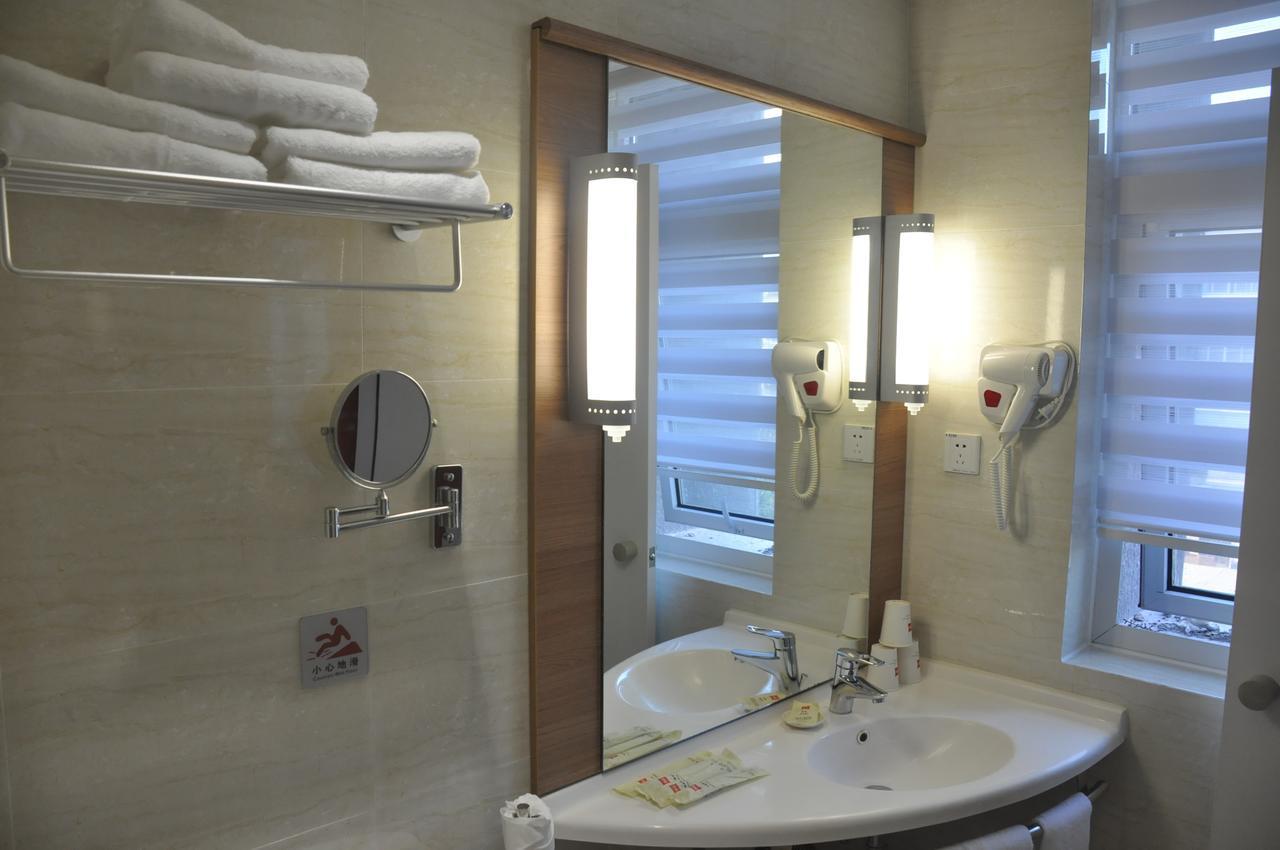 Отель Ibis Luoyang Hi Tech Dev Zone Экстерьер фото