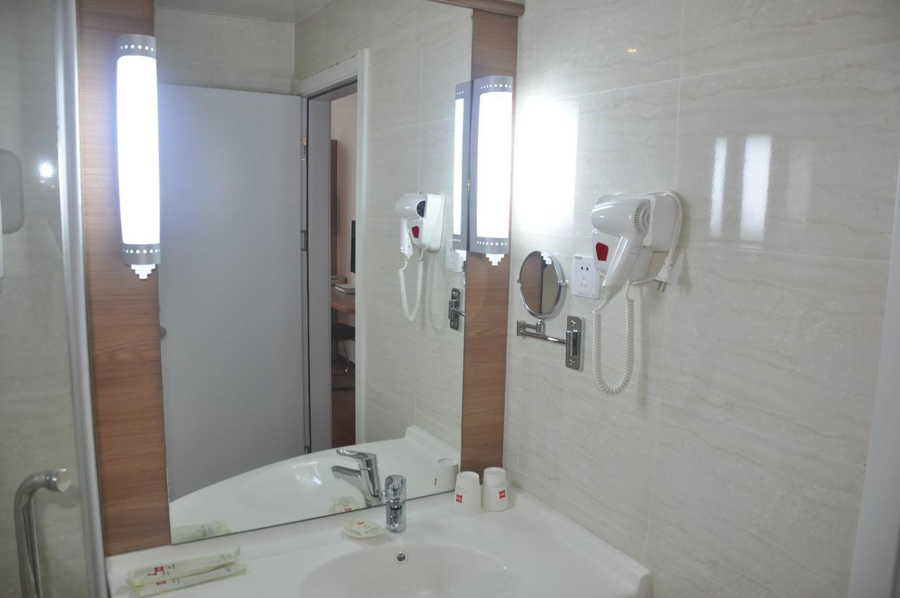 Отель Ibis Luoyang Hi Tech Dev Zone Экстерьер фото